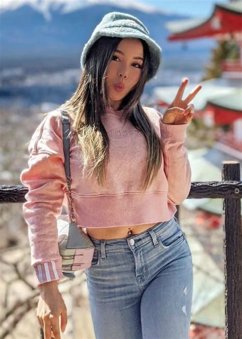 Chloe Ting Height, Weight, Age, Family, Boyfriend, Facts, Religion .